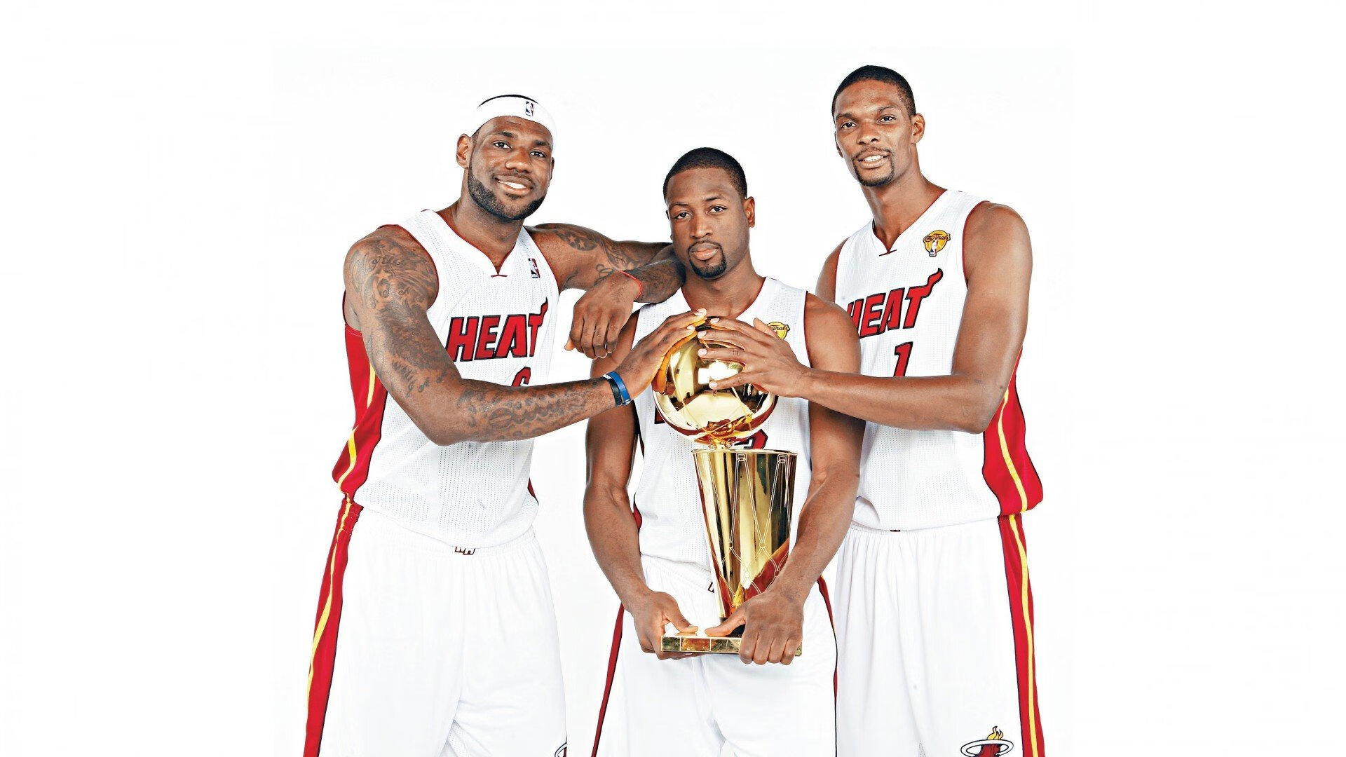 意甲传奇对决:攻防战术角逐极智极勇