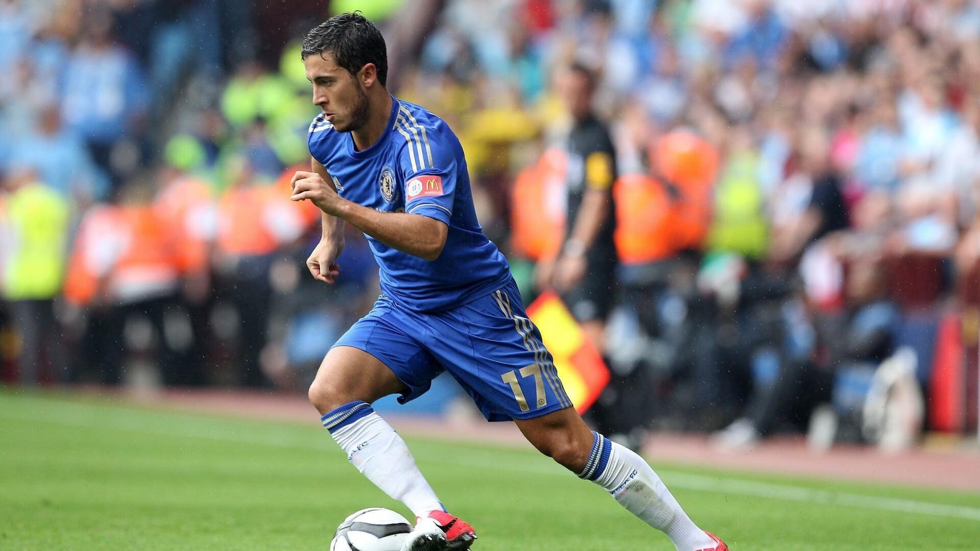 球员在赛后发布感谢信向球迷表达敬意传递正能量情感，感谢球员辛苦付出的话